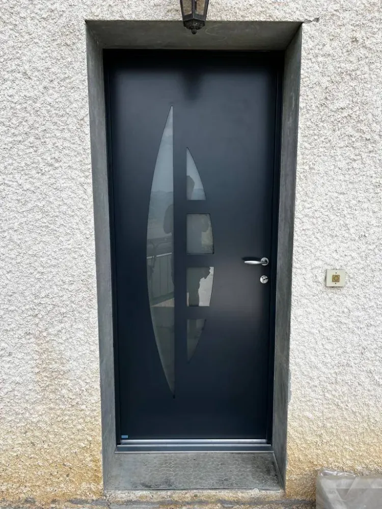 Porte dentrée
